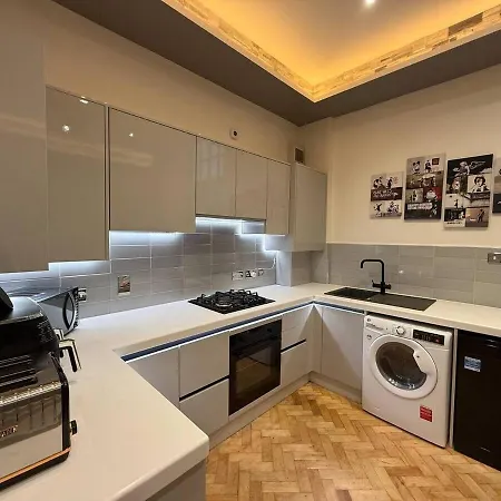 Hi Spec Victorian With Rooftop Hot Tub Apartmán *