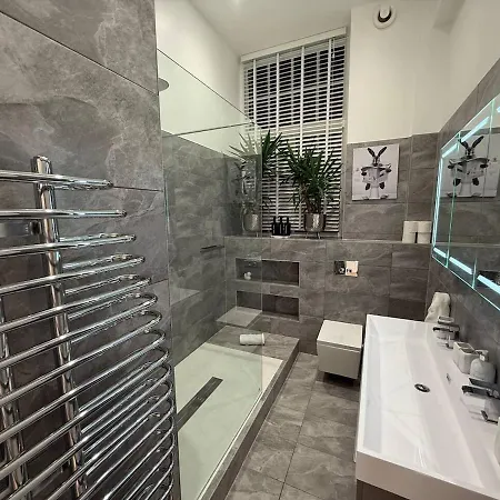 Apartmán Hi Spec Victorian With Rooftop Hot Tub *