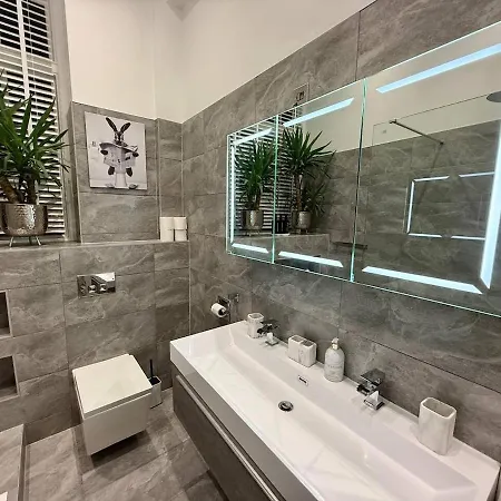 Apartmán Hi Spec Victorian With Rooftop Hot Tub Bristol