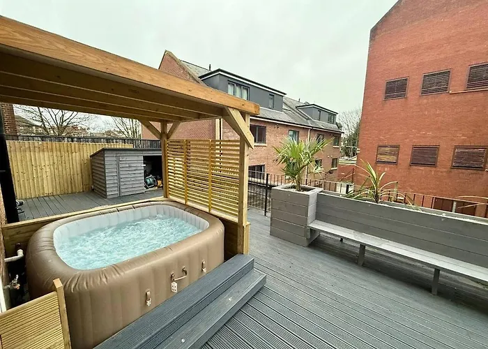 Apartment Hi Spec Victorian With Rooftop Hot Tub