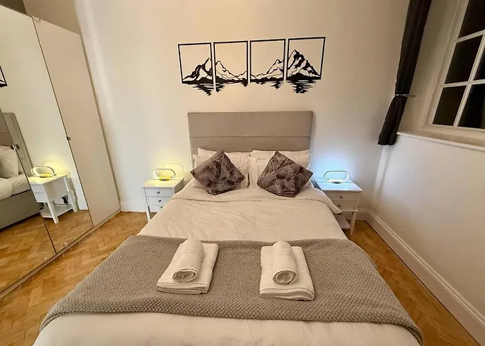 Hi Spec Victorian With Rooftop Hot Tub Apartment *