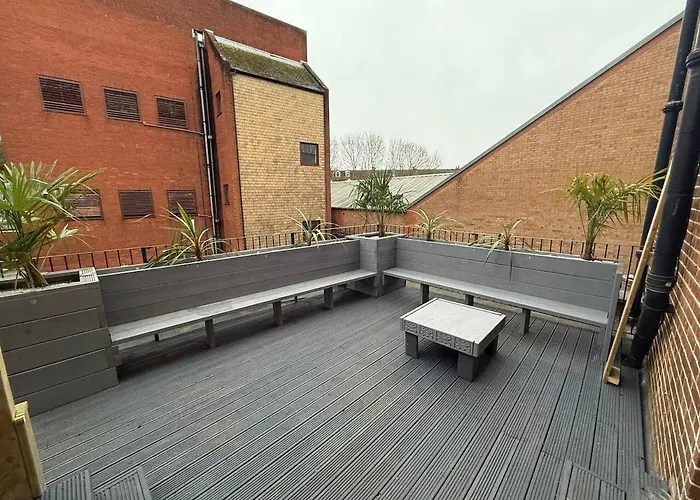 Apartment Hi Spec Victorian With Rooftop Hot Tub