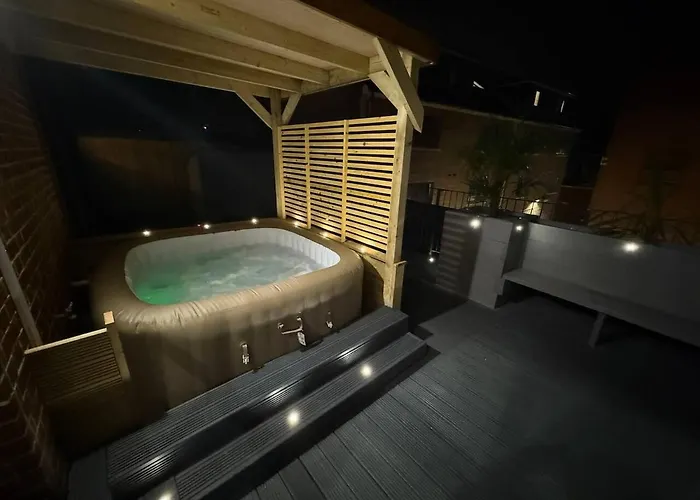 公寓 Hi Spec Victorian With Rooftop Hot Tub