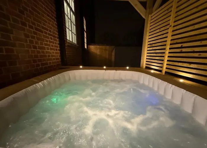 Hi Spec Victorian With Rooftop Hot Tub 公寓 *