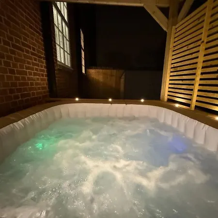 Hi Spec Victorian With Rooftop Hot Tub Lägenhet *