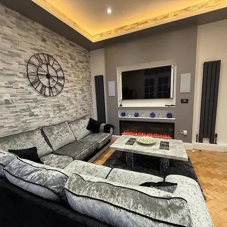 Διαμέρισμα Hi Spec Victorian With Rooftop Hot Tub Μπρίστολ